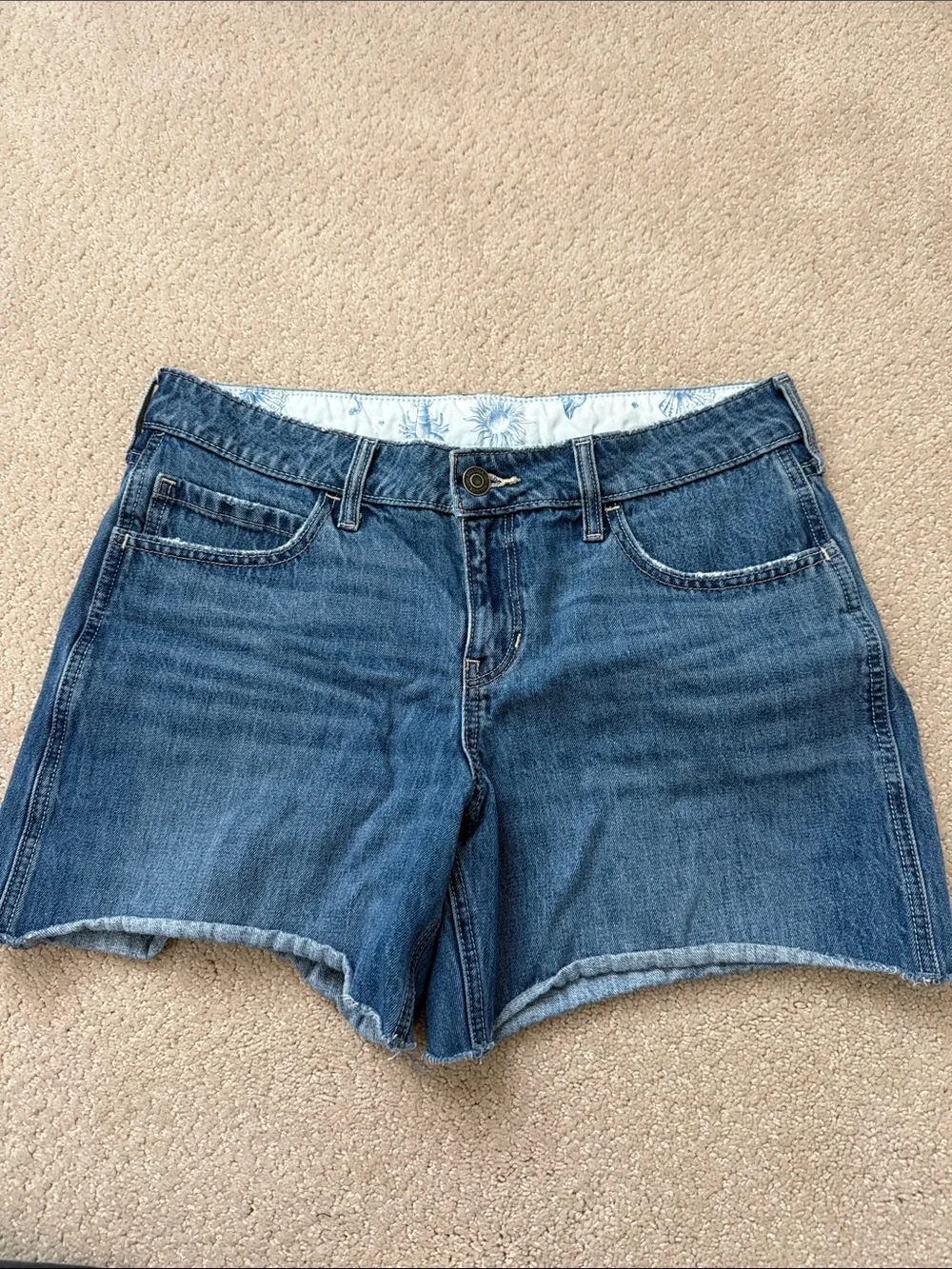 Hollister Low Rise Baggy Short with coastal fold over waist